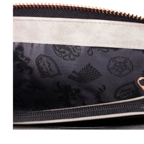 Games of Throne theme New half moon wallet. - Picture 4 of 9